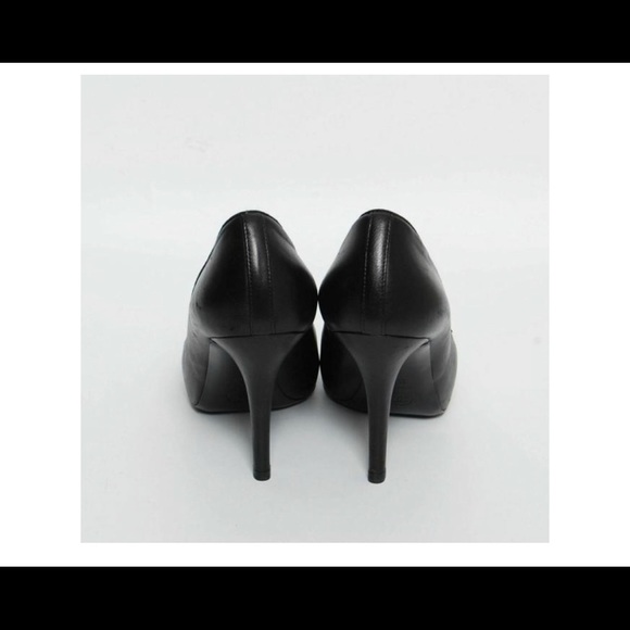CHANEL round toe heels - Picture 3 of 6